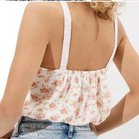 Small American Eagle floral Crop Top - Picture 2 of 13